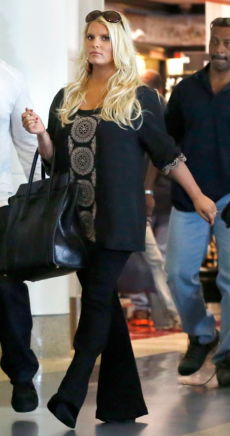 Slimmed-Down Jessica Simpson Jets to NYC for Post-Baby Appearance